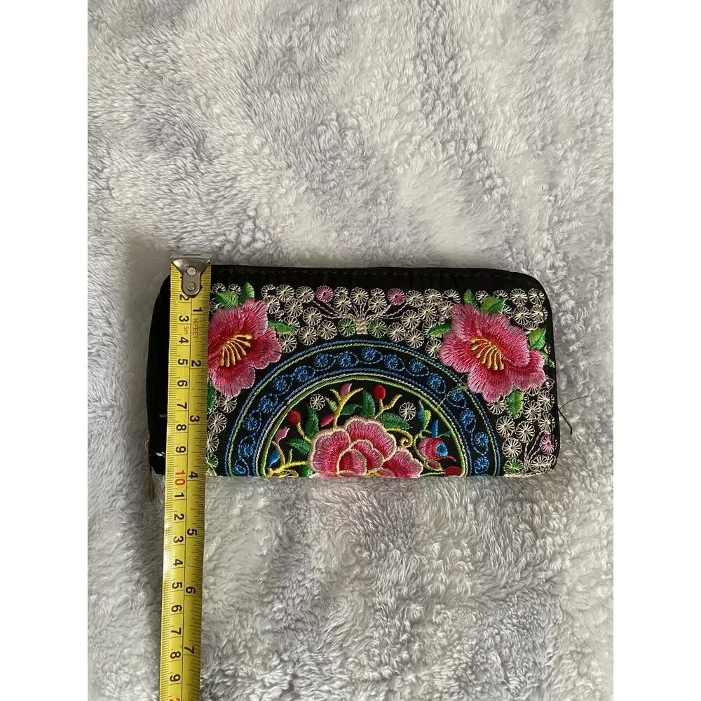 Floral Embroidered Zip-Around Women’s Wallet Black Pink Green Blue